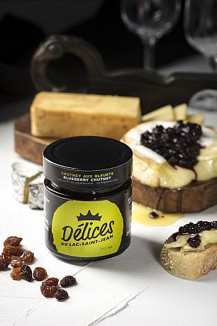 Brie chaud et son Chutney aux bleuets sauvages du Québec